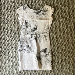 Floral White Linen Mini Dreaa